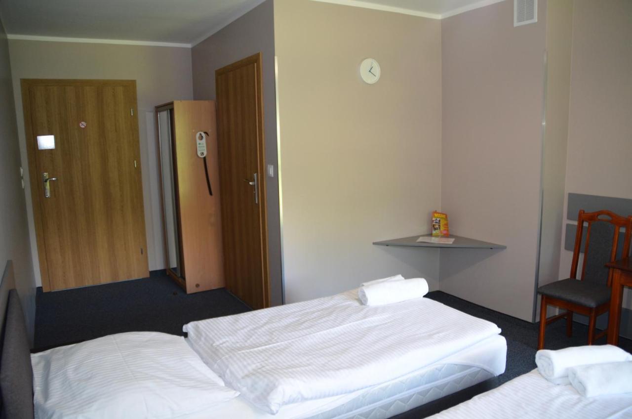 Hotel Tenis Chrząstowice Extérieur photo