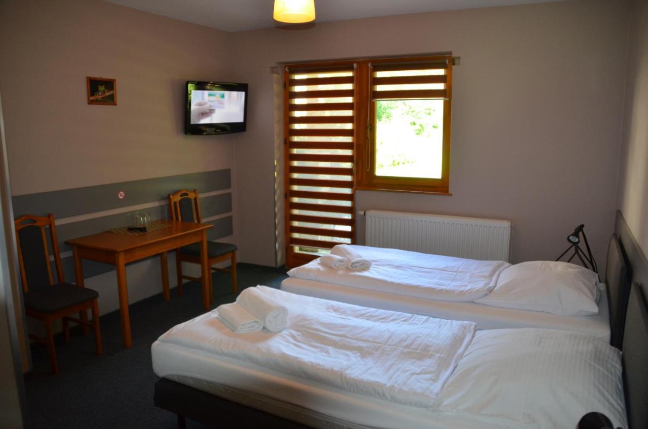 Hotel Tenis Chrząstowice Extérieur photo