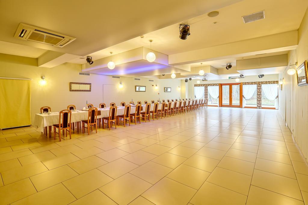 Hotel Tenis Chrząstowice Extérieur photo