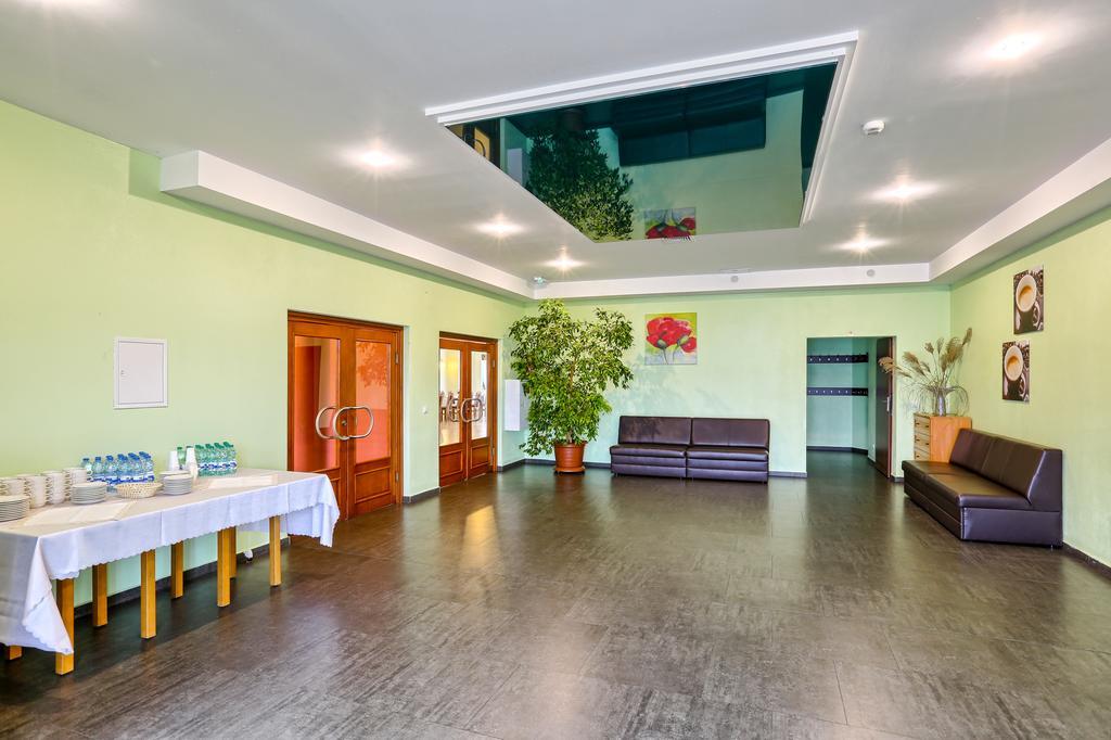 Hotel Tenis Chrząstowice Extérieur photo
